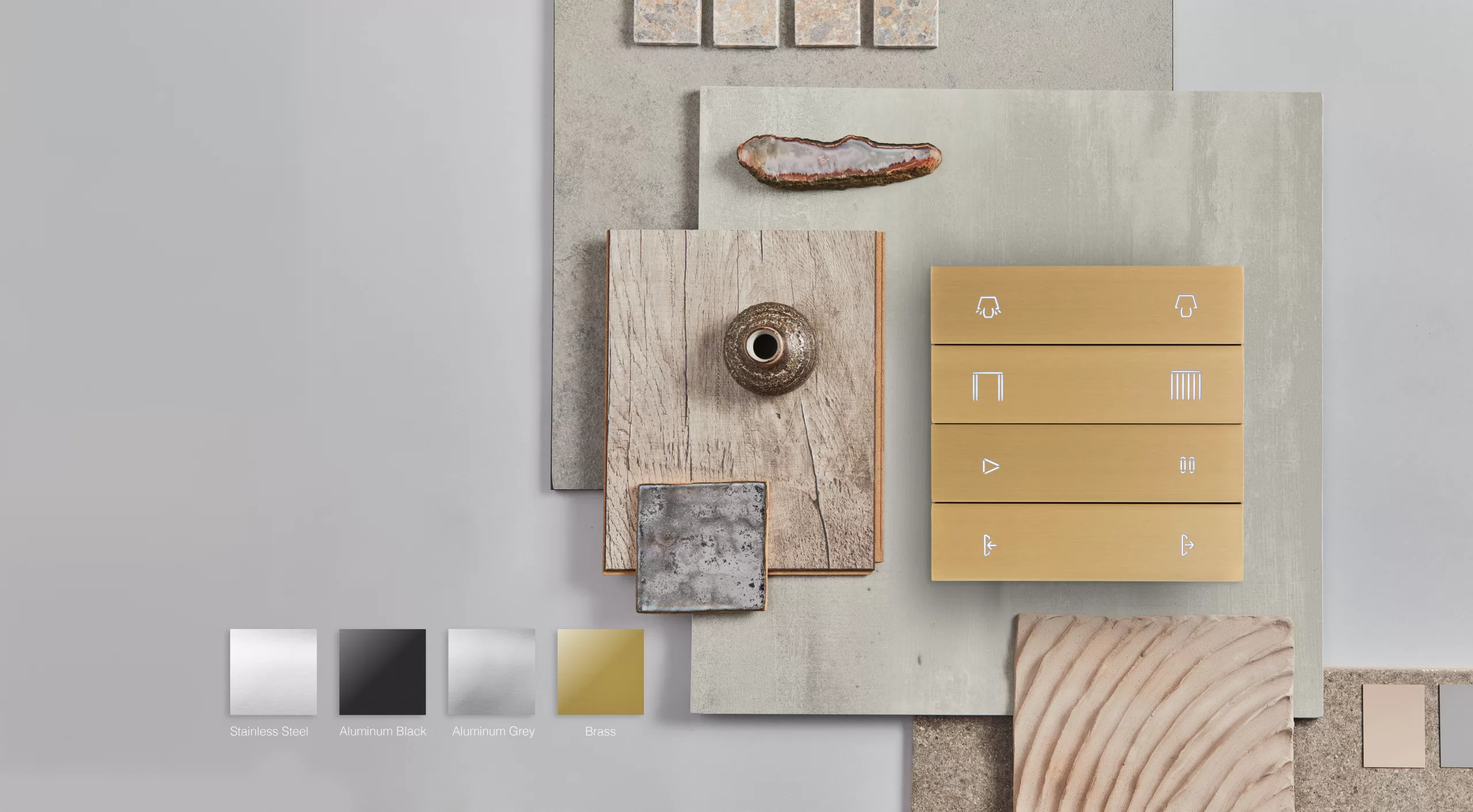 Brushed Finishes (Aluminium und Messing, Satin-Effekt)