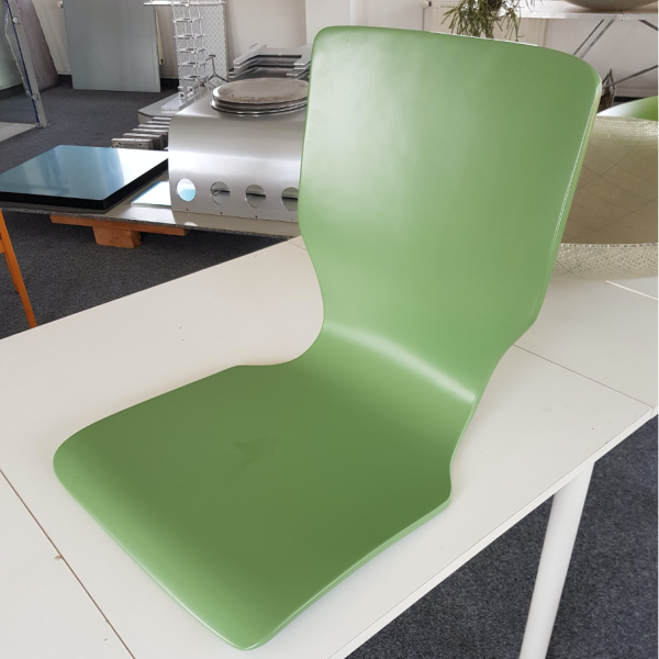 Sitzschale mit 0,2 mm GFK-Deckschicht