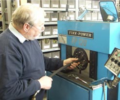 Reparatur von Hydraulik-Zylindern, Pumpen und Motoren