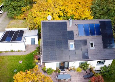 18 kWp Photovoltaikanlage mit 40 Bauer Solar Glas-Glas Modulen in Full Black