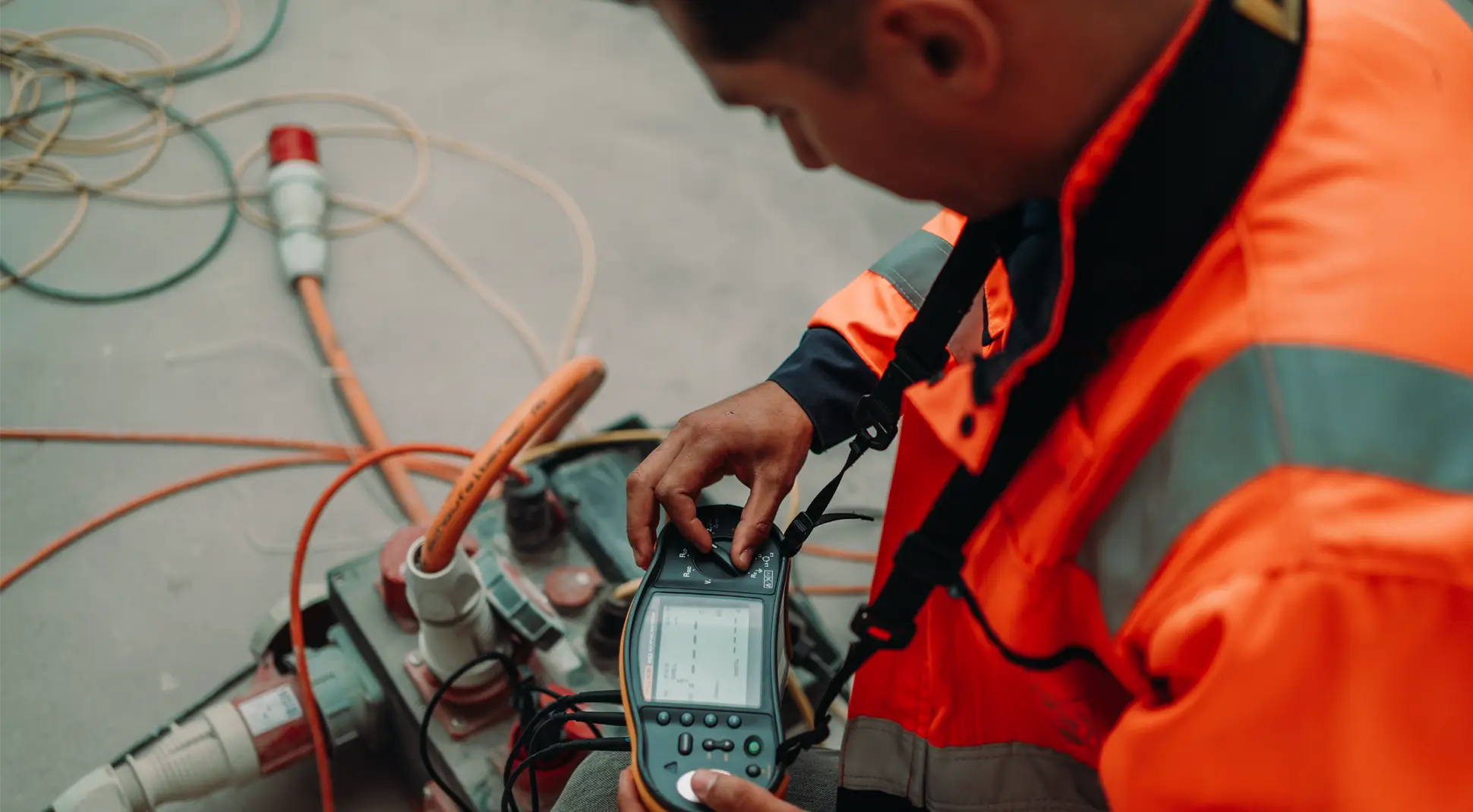 Messung elektrischer Anlagen mit modernem Prüfgerät