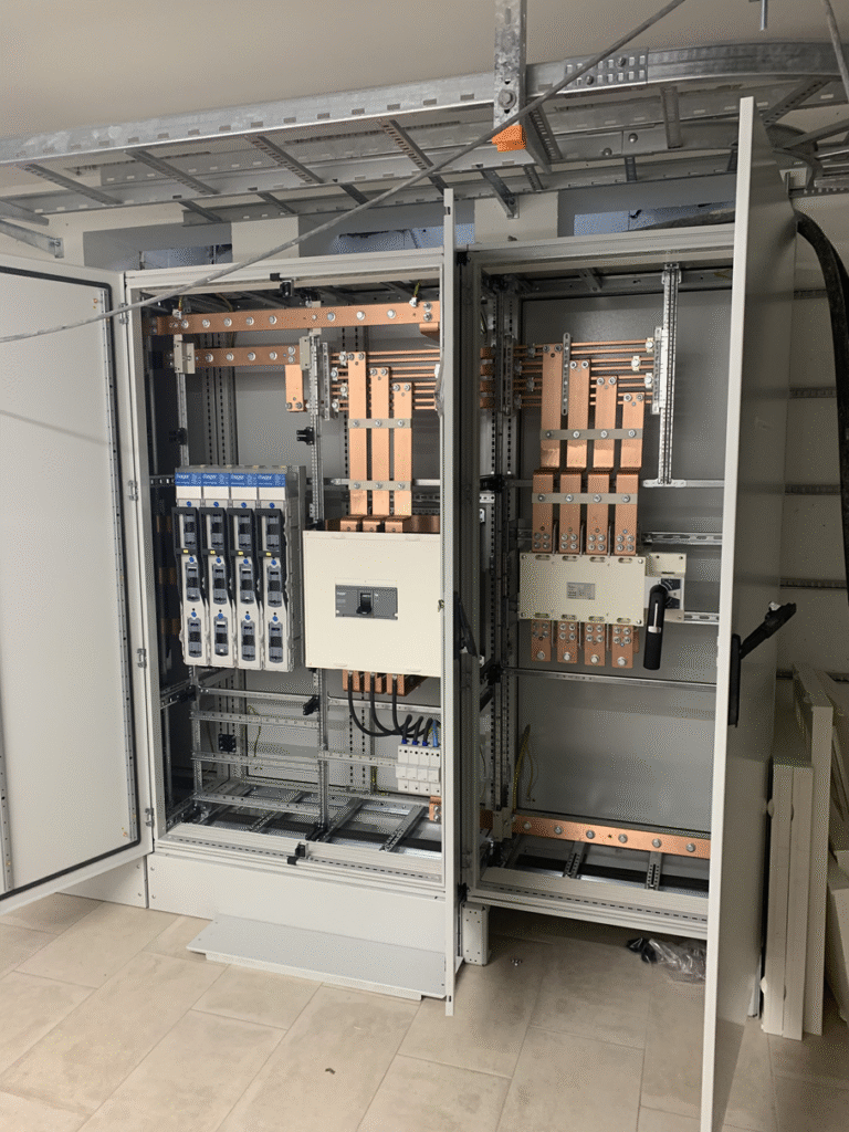 Elektrische Anlage Produktionsgebäude: Haupt- und Unterverteiler bis 800 A
