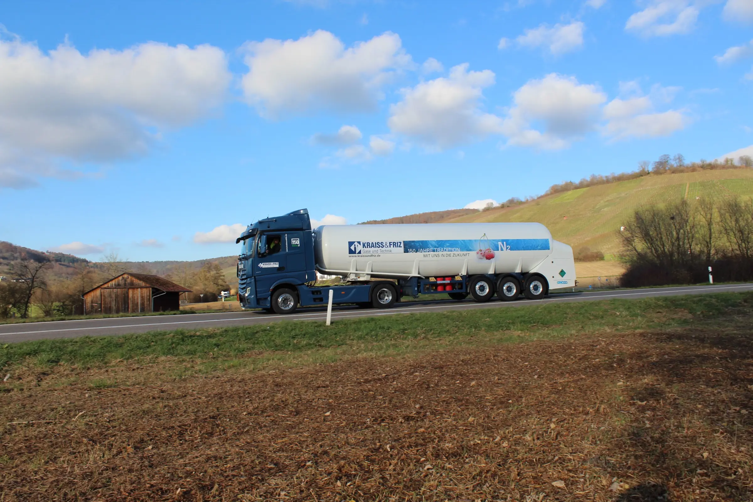 Tankwagen für tiefkalt verflüssigten Stickstoff