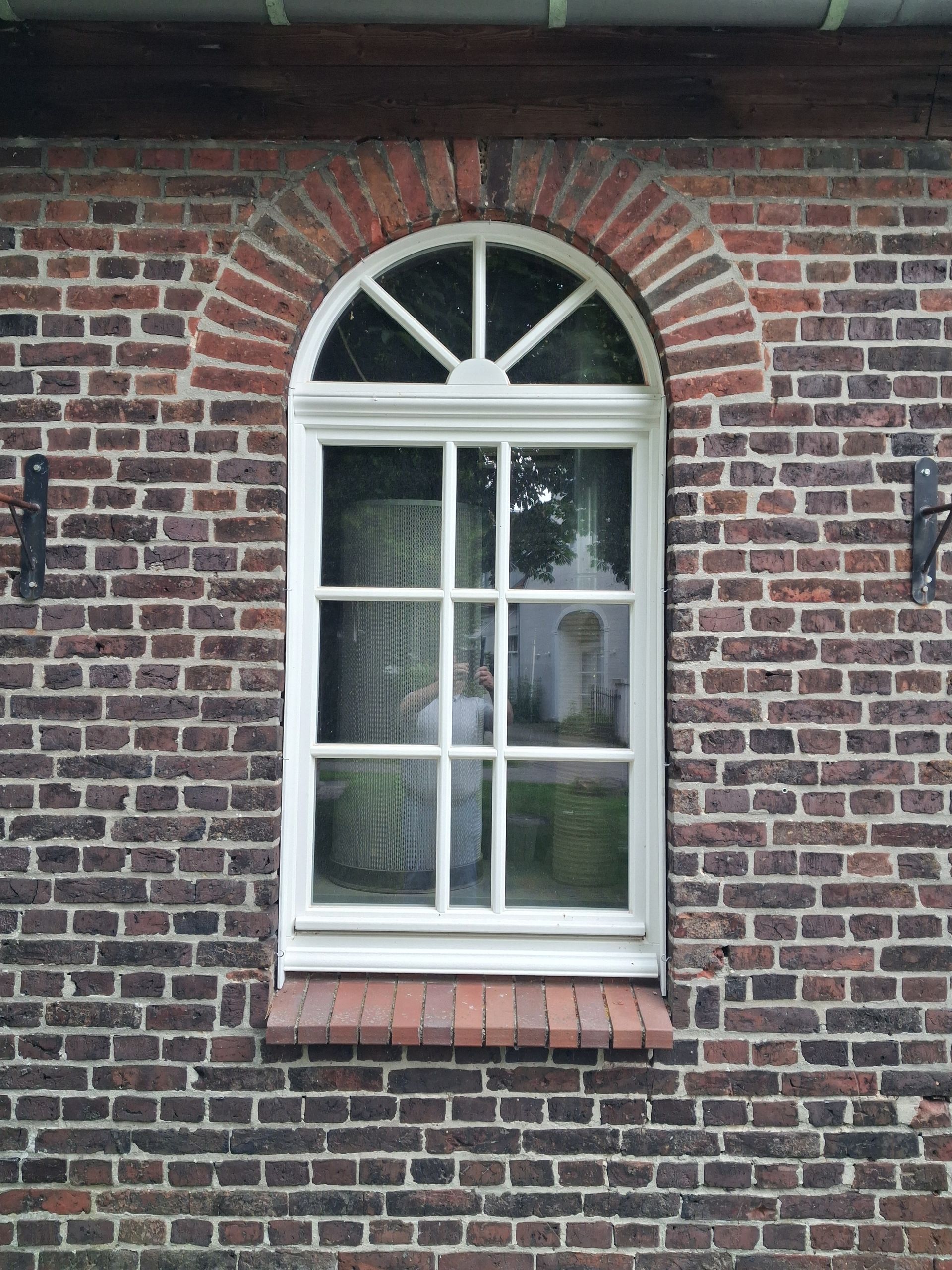 Rundbogen-Sprossenfenster