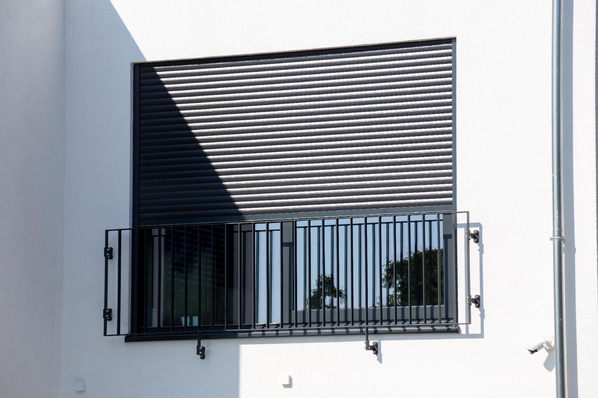 Fenster mit Rollladen