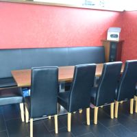 Tisch mit Sitzbank