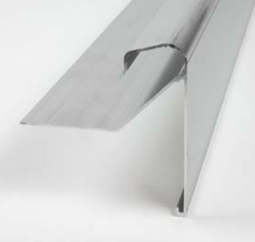 Flat roof edge profile