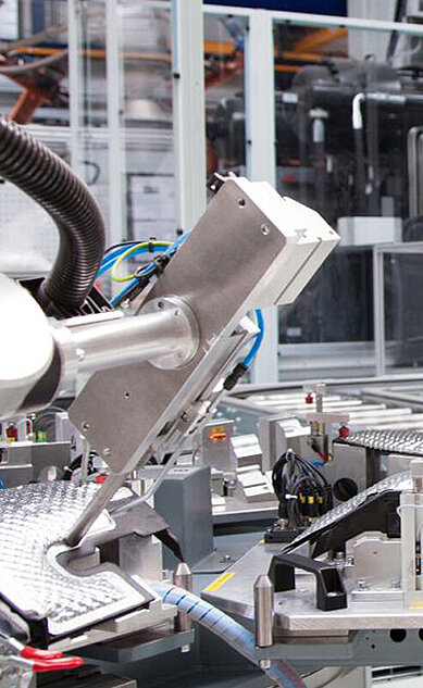 Automatisierte Fertigung mit Roboterzellen