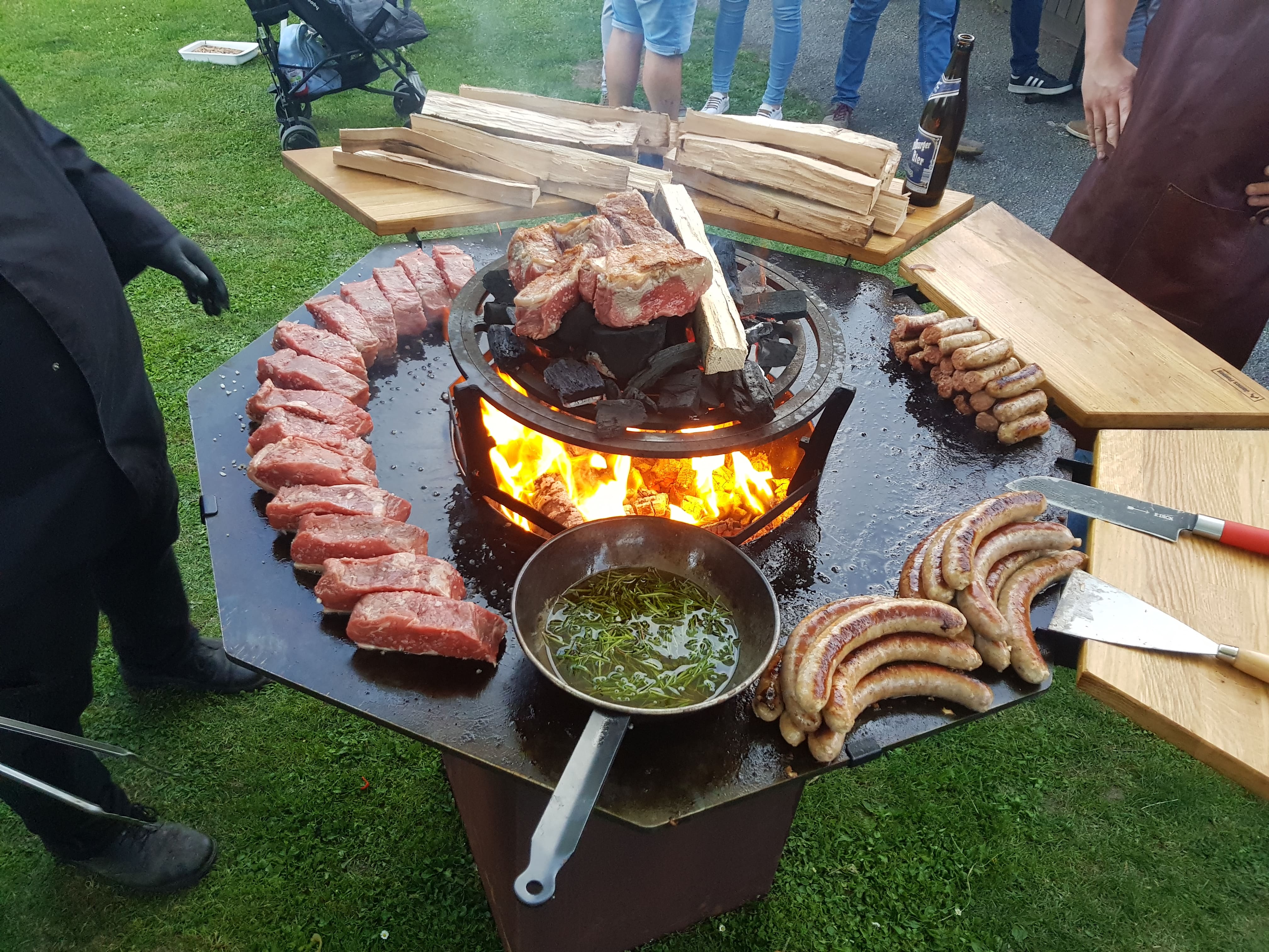 Individuell gefertigter Plancha-Grilltisch