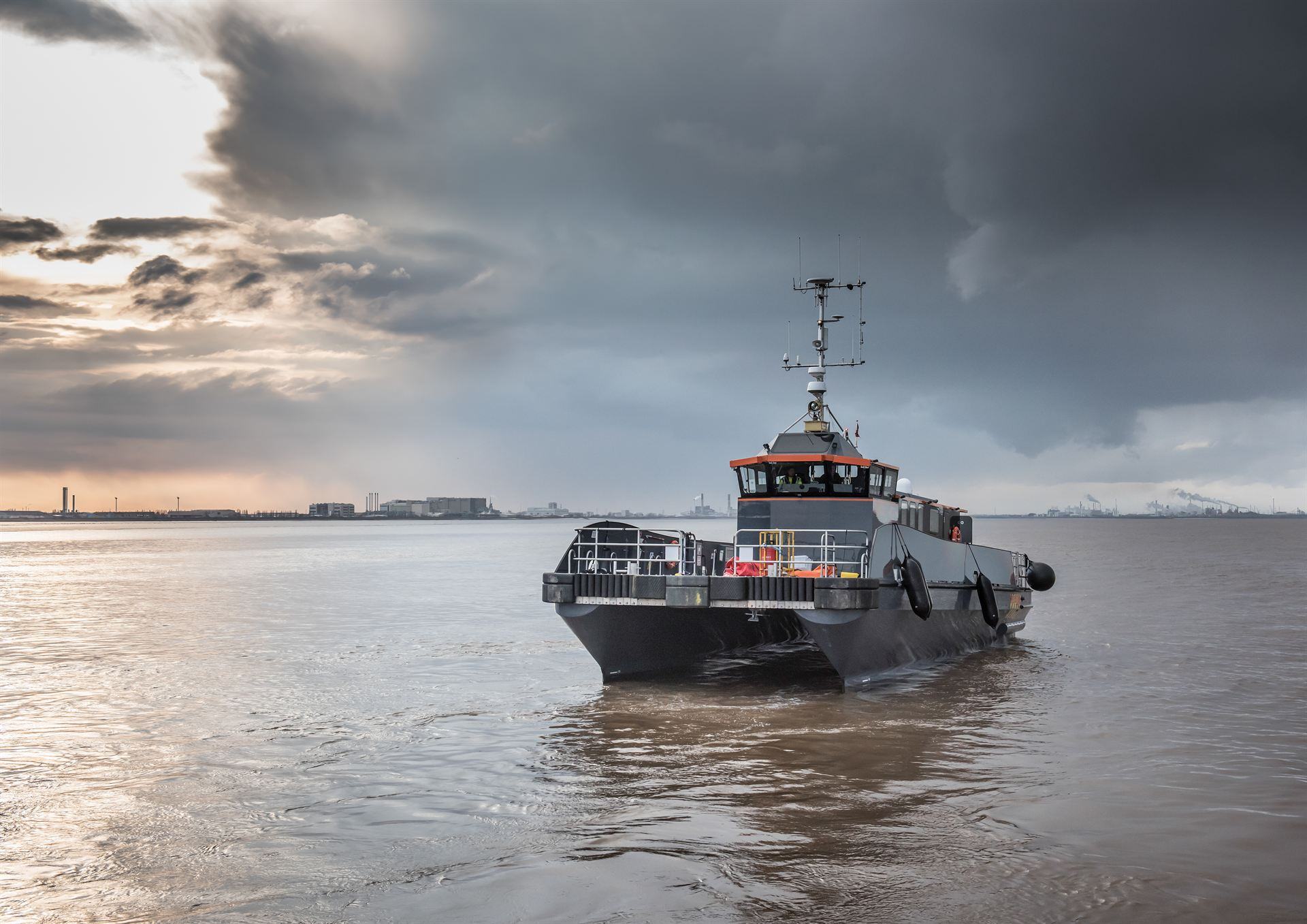 Marineelektronik für Arbeitsboote