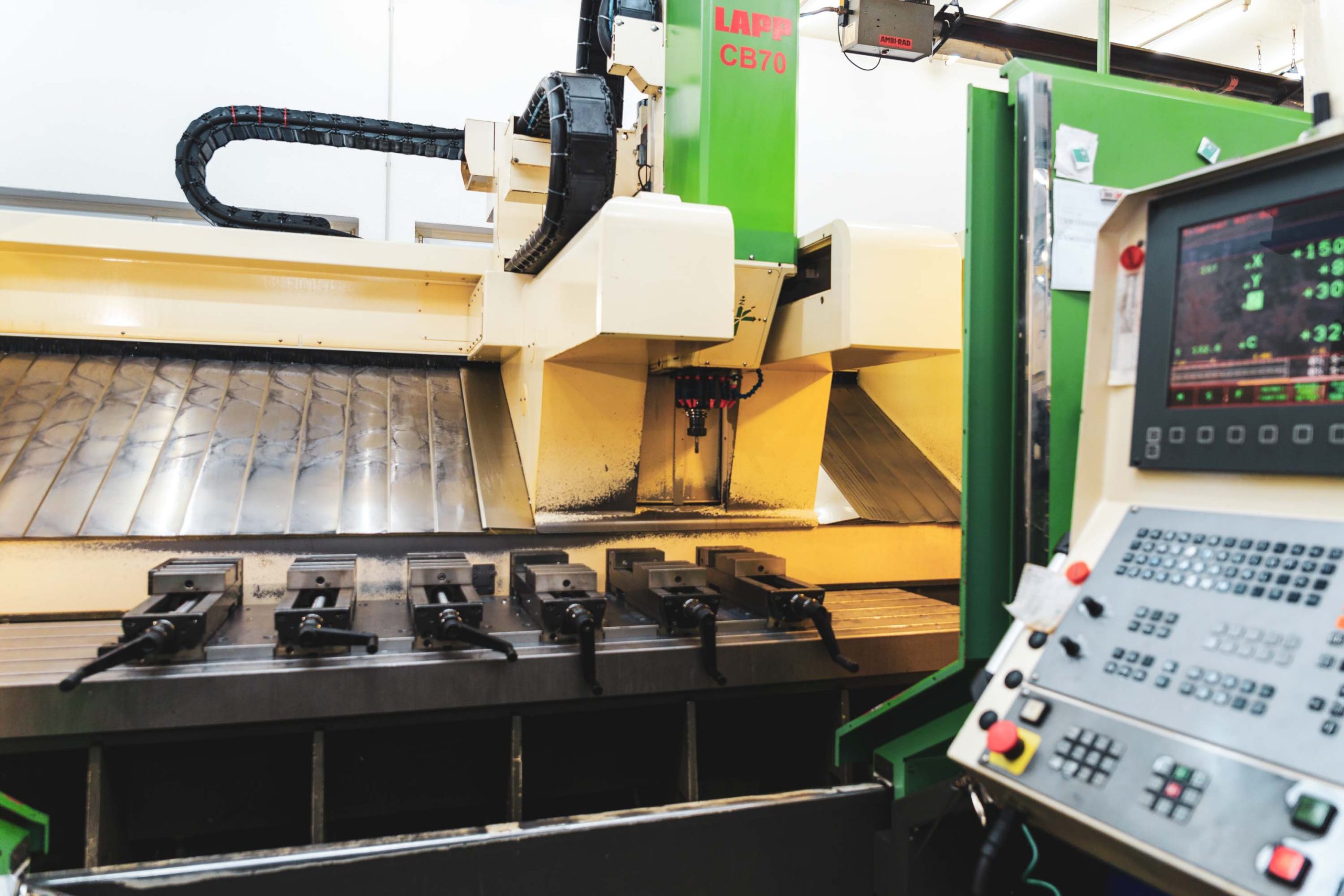 CNC-Bearbeitungszentrum HEDELIUS CB 70