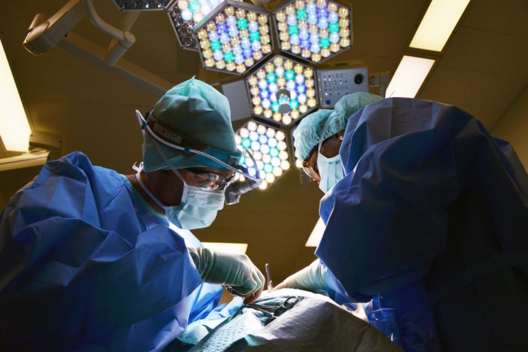 Geräte für Implantatanwendungen