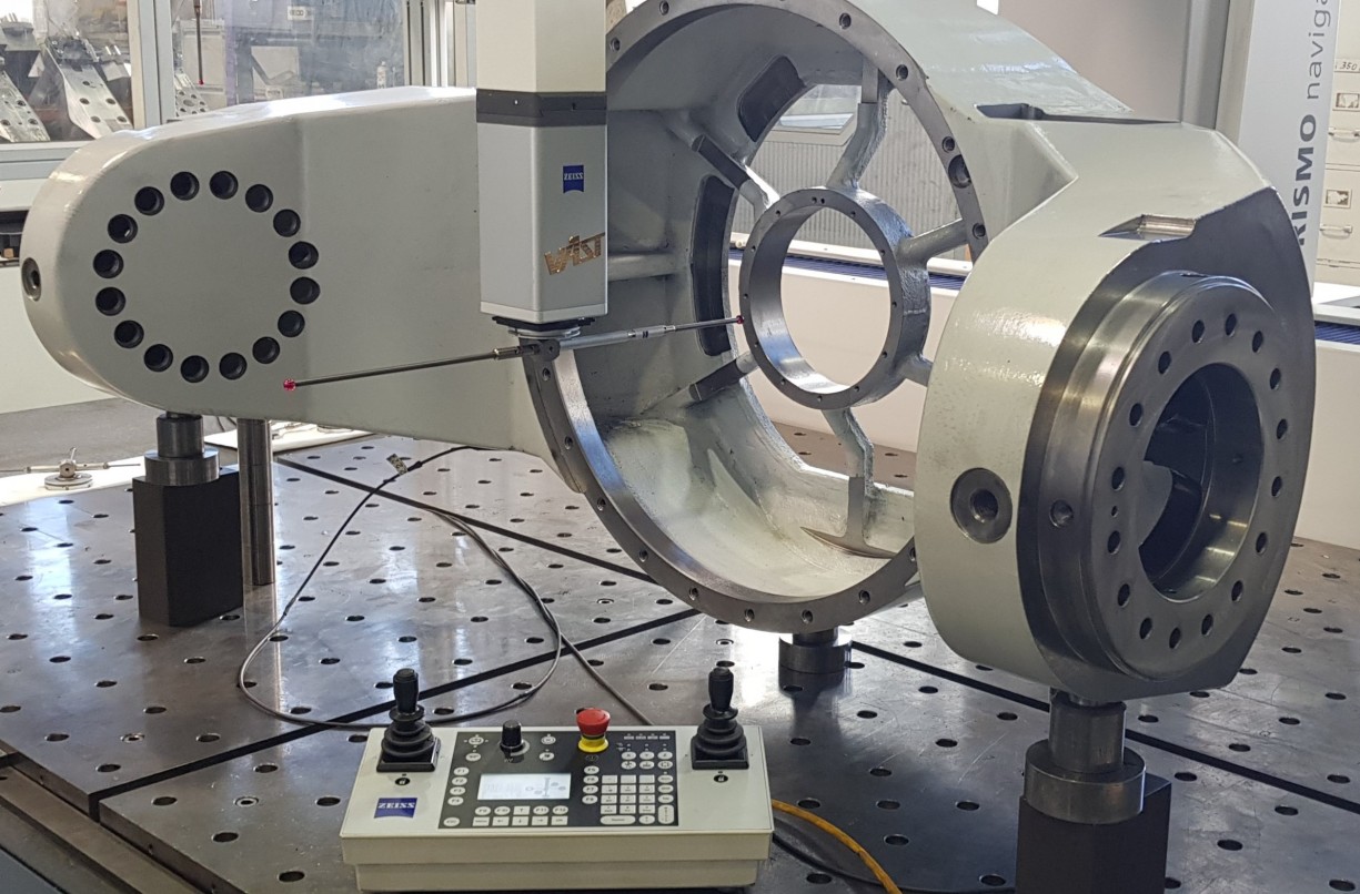 Precision component with rotary table