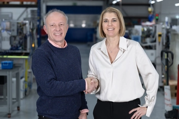 Übergabe der CEO-Rolle an Sabine Bois