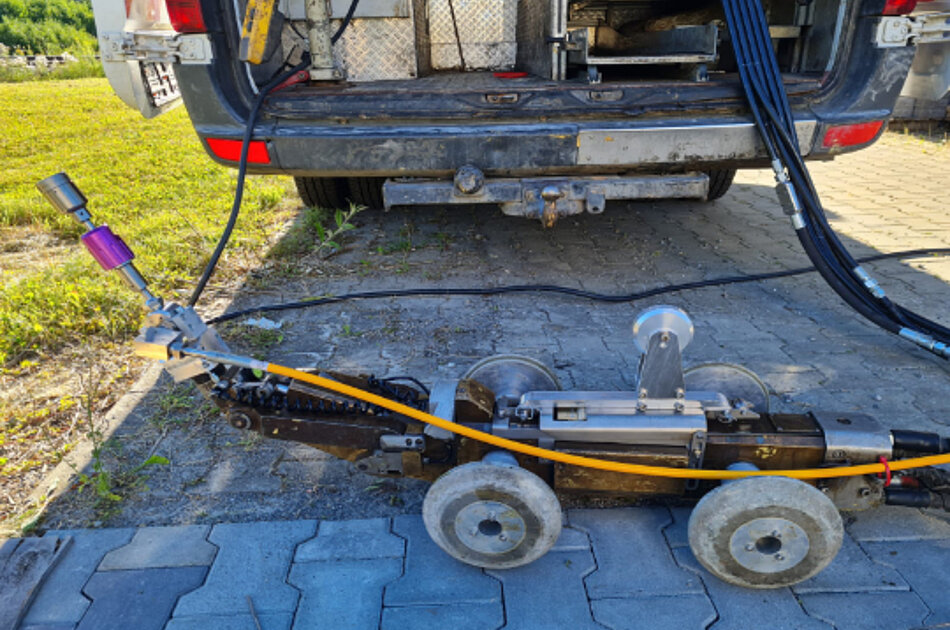 Sanierungsfahrzeug mit Kanalroboter