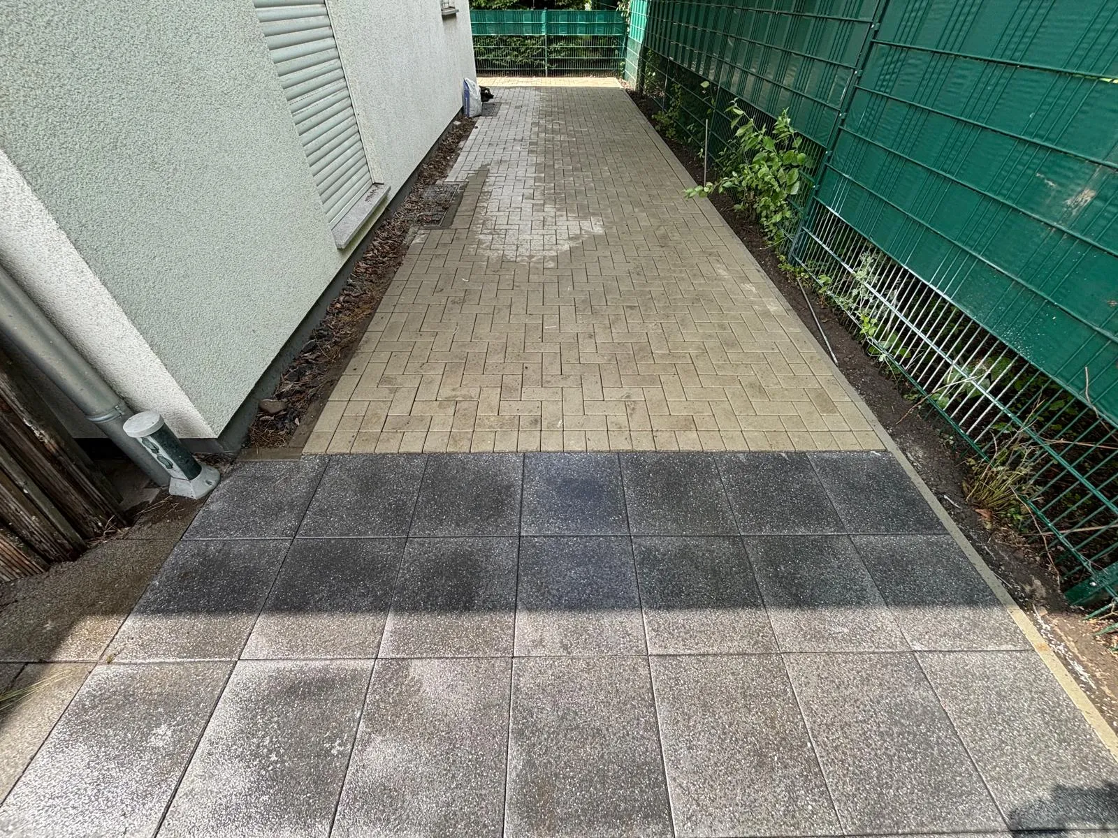 Gepflasterter Weg
