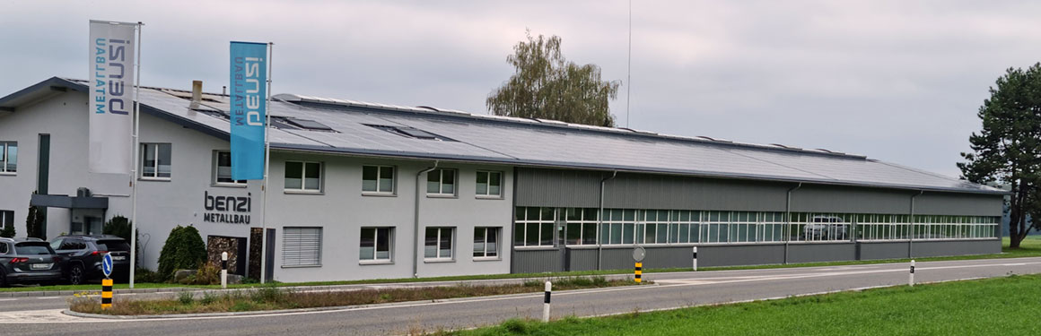 Photovoltaik-Anlage auf Dach und Fassade (2021)