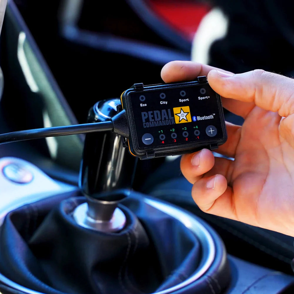Pedal Commander® Steuereinheit mit App-Steuerung