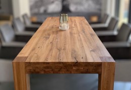 Zeitloses Design aus Massivholz