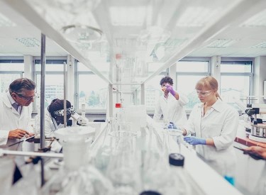 Laboröfen bis 2200 °C und Schwitzwasserschränke