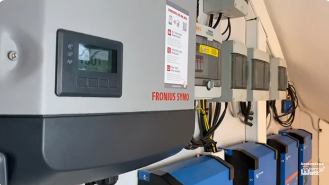Installation Victron Energy + Pytes Solarstromspeicher