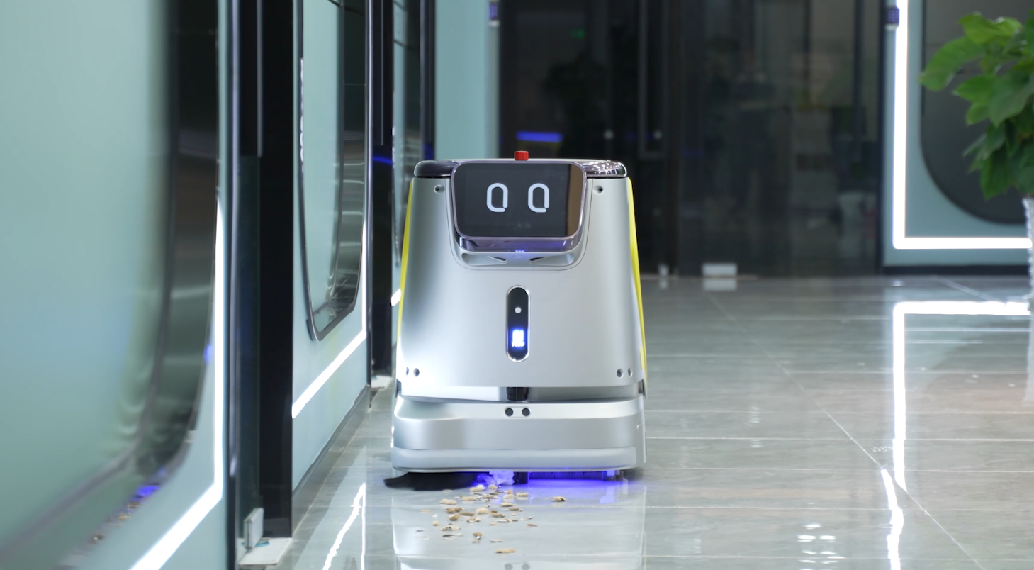 Cleaning robot PUDU CC1 in operation