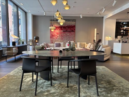 Tische, Desks & Sideboards