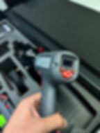Digitaler Akku-Drehschrauber im Stahlblechkoffer mit Ladegerät und Abstützung