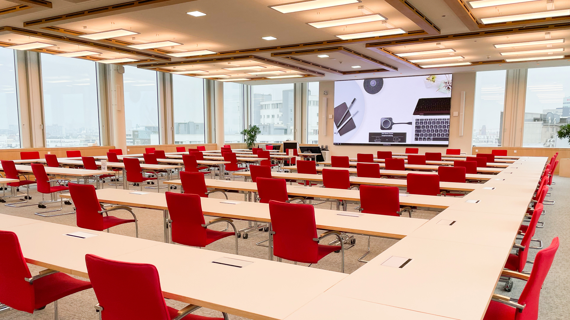 LED-Wand beim Deutschen Institut für Normung e.V.