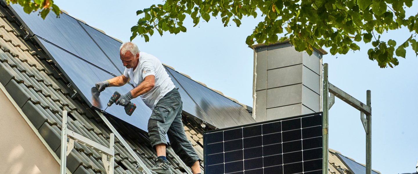 Montage einer Photovoltaik-Anlage