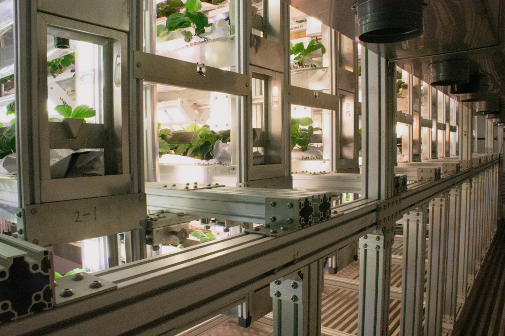 Vertical-Farming-Anlage