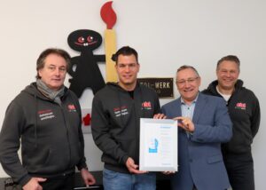 Verleihung des CrefoZert für außergewöhnlich gute Bonität
