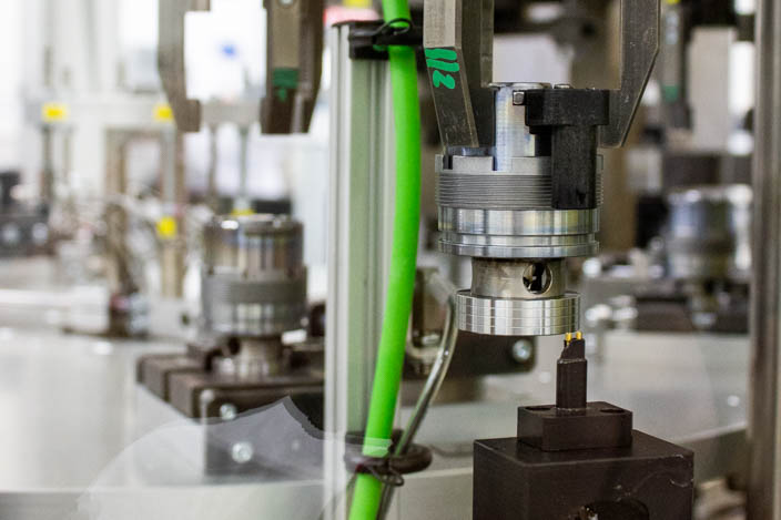Fertigungsbegleitende Prüfung durch magnetische Messungen