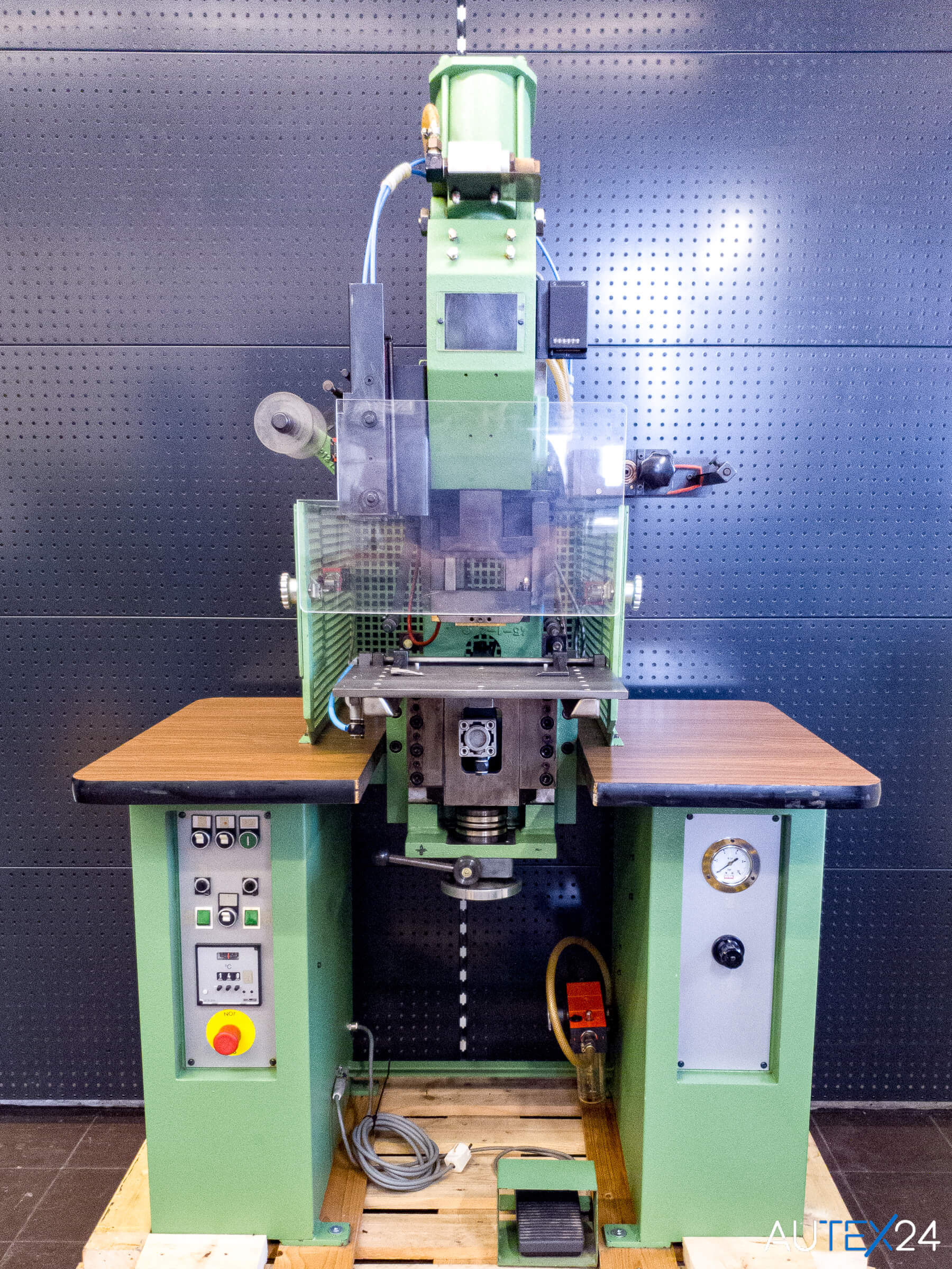 WSK 889 pneumatische Heißprägemaschine
