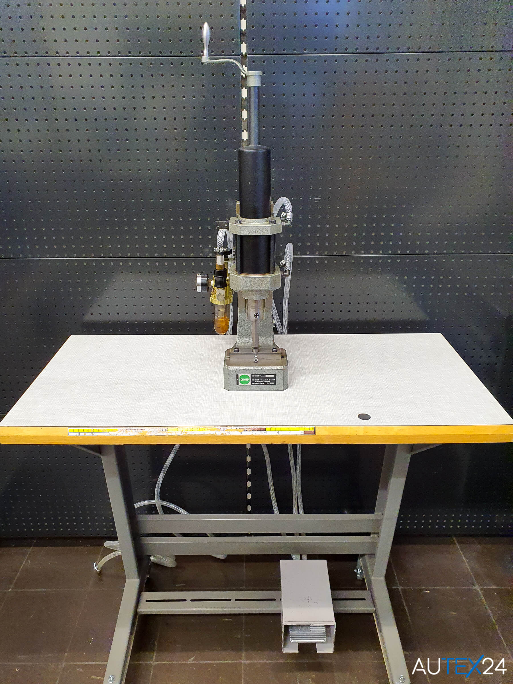 Schmidt 22 pneumatische Presse