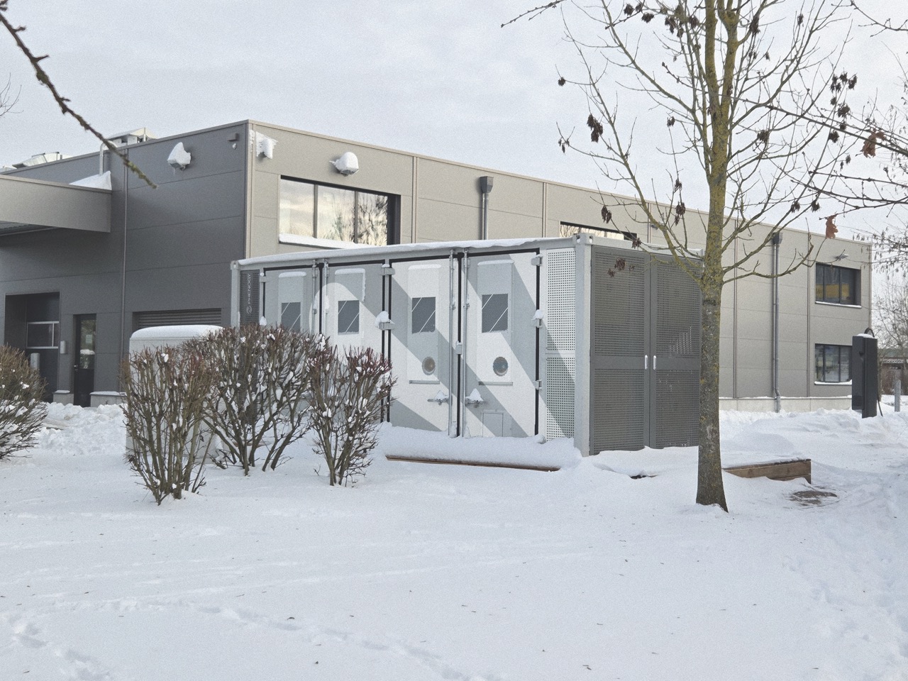 PHENOGY container battery storage system in winter operation