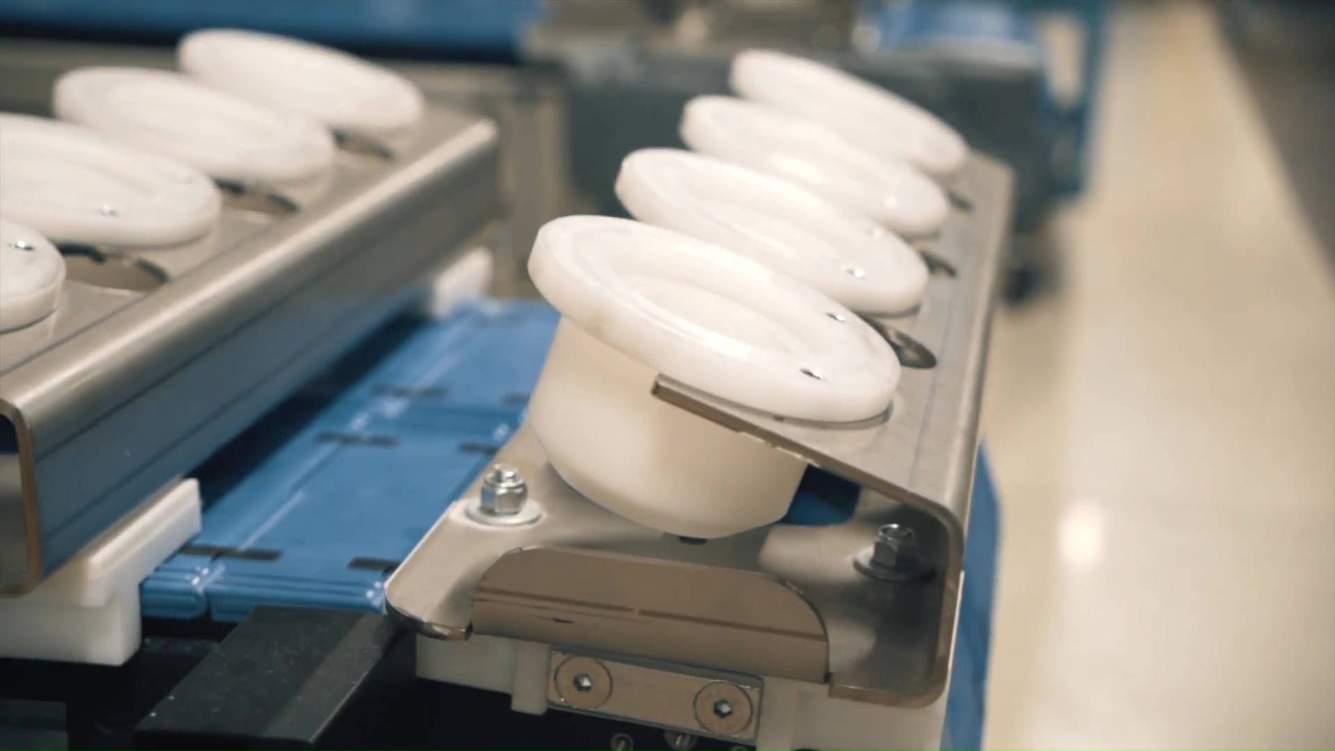 Portalautomation – Be- und Entladung einer Drehmaschine über Linearportal