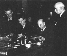 T.F. Braime (rechts), 1943