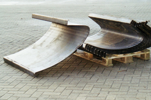 CNC bending with 800 tonnes of pressing force