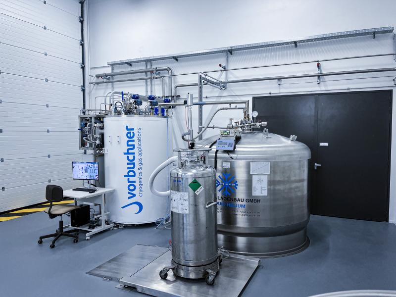 LHe-Dewar mit automatischer Abfüllung