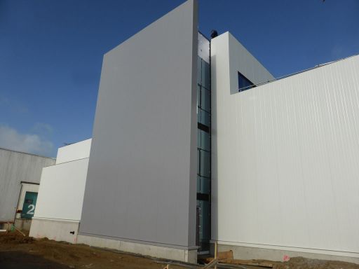 Außenfassade und Paneelwände im Innenausbau