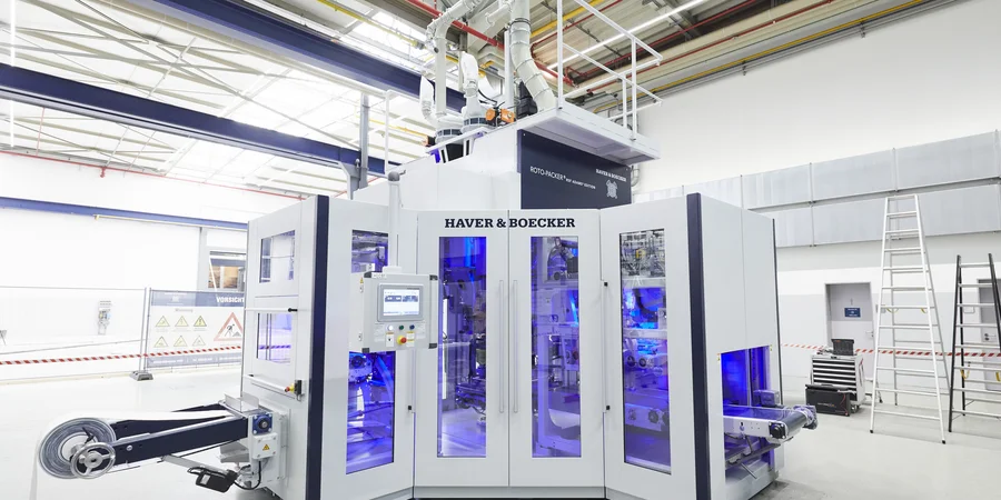 Verpackungsmaschine ROTO-PACKER RS mit ADAMS Technologie