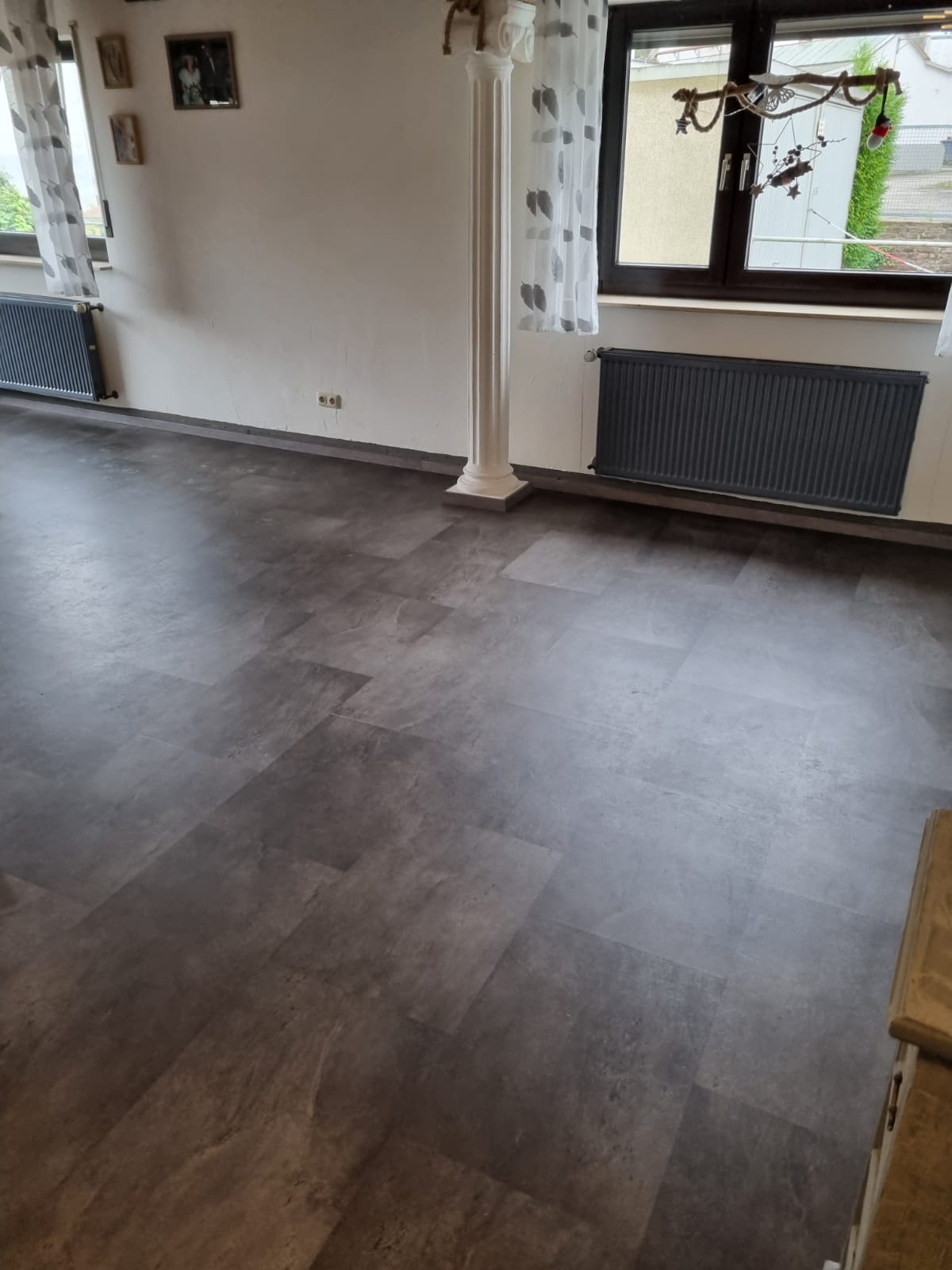 Vinyl flooring, dark decor
