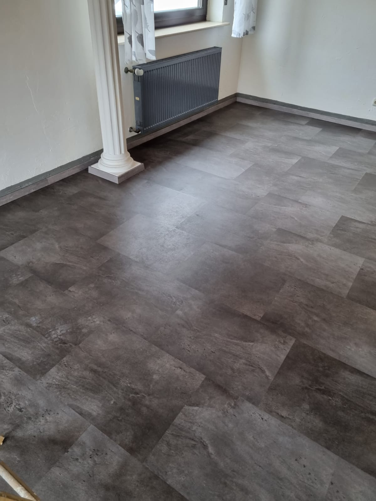 Vinyl flooring, dark decor