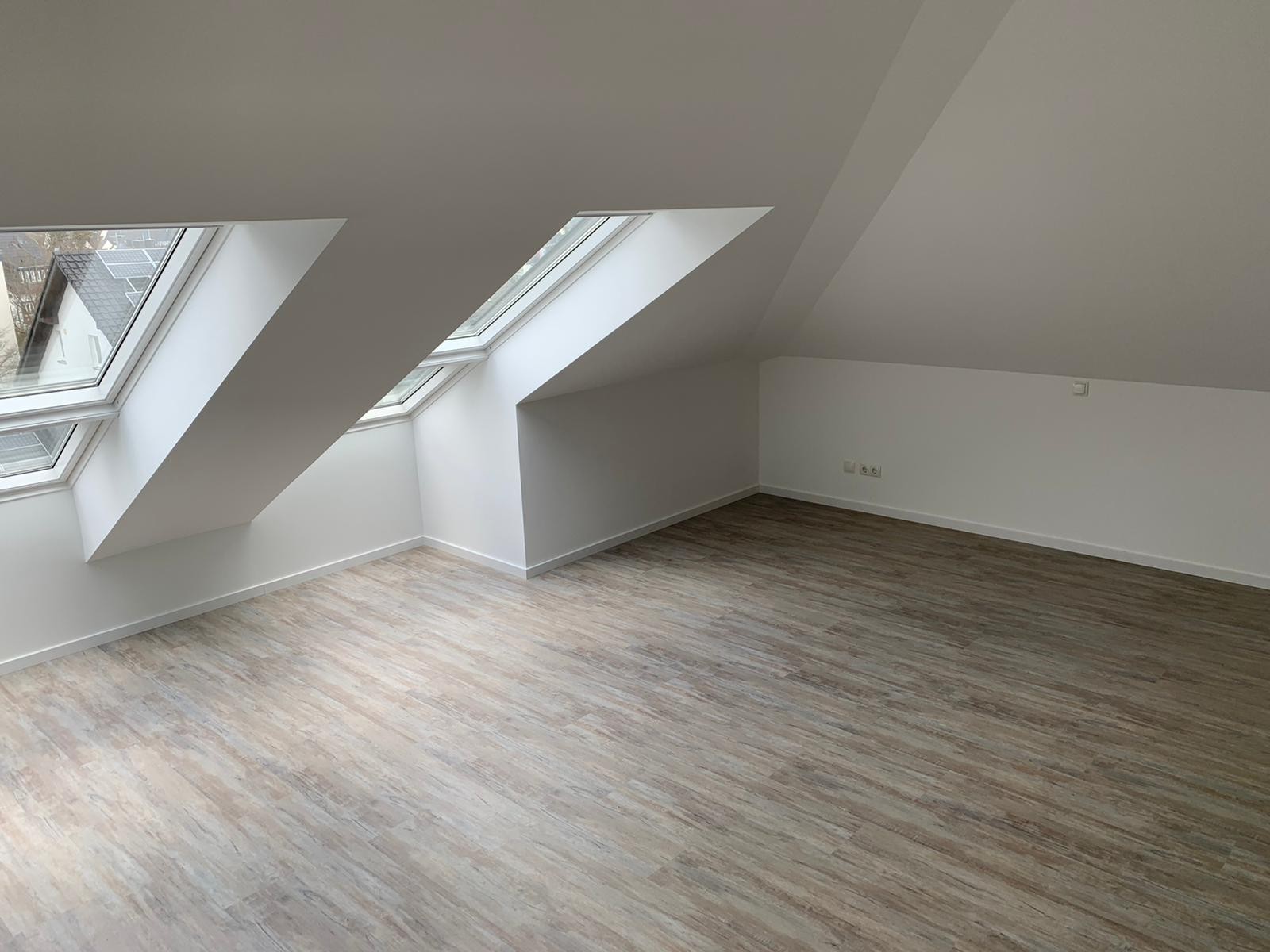 Floor covering, grey/brown decor (attic storey)