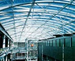 Stahlhalle mit Krananlage