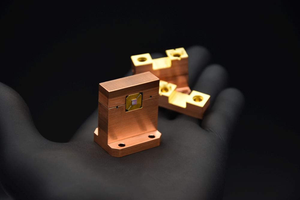 LCP-C Laser Crystal Package Cube