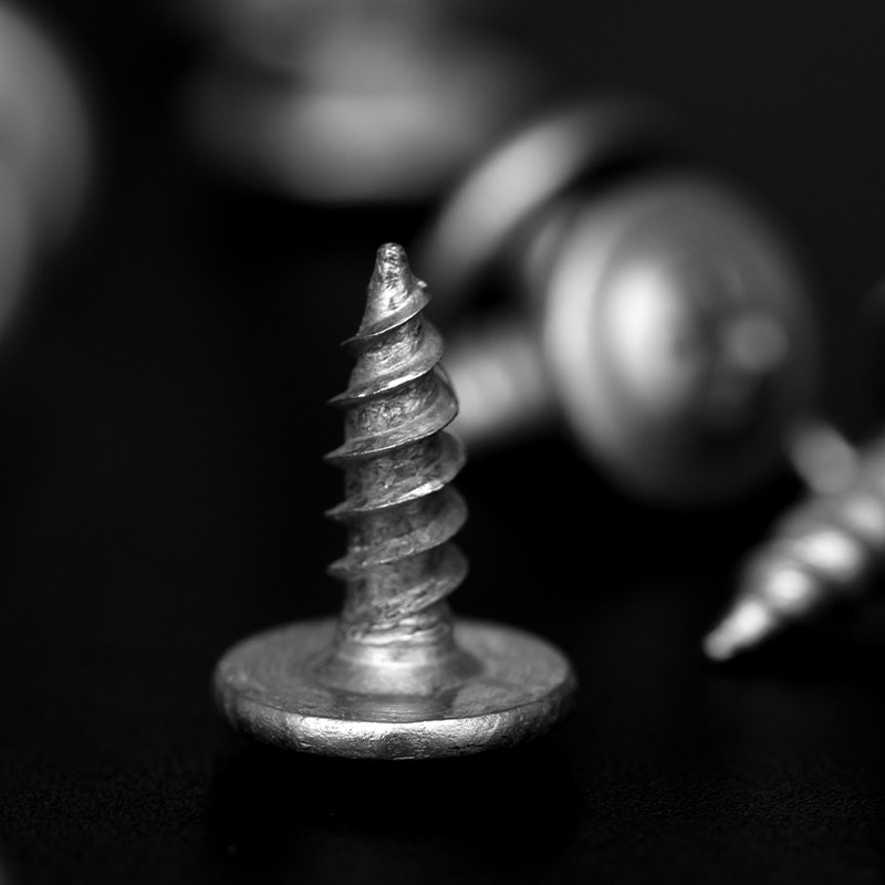 Schrauben und Normteile
