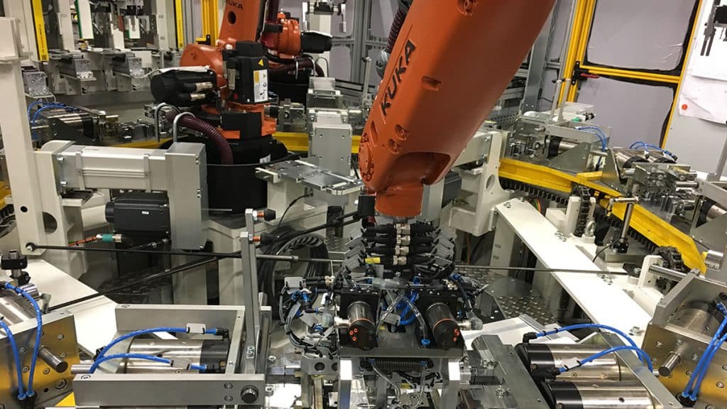 KUKA-Roboter in Sondermaschine