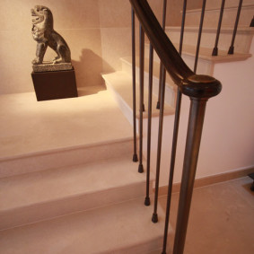 Treppe / Geländer